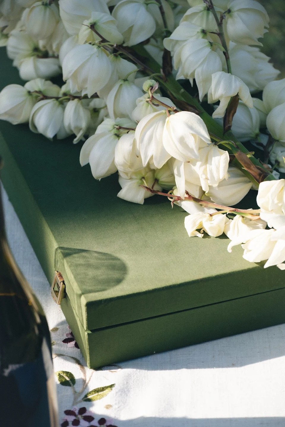 Le souffle des fleurs dans la scénographie du mariage